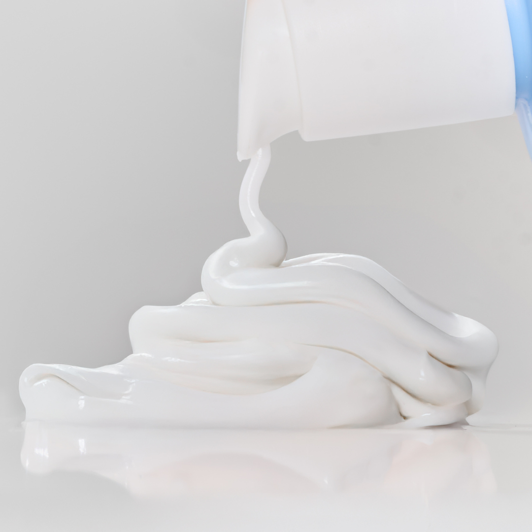 Com textura em loção, o Iogurte Hidratante Coporal da Beleza Brasileira garante até 48 horas de hidratação, com rápida absorçãop e sem deixar a pele pegajosa.